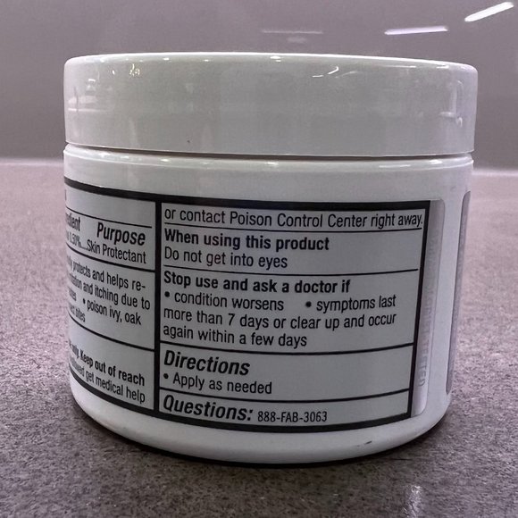 NEW First Aid Beauty FAB Ultra Repair Cream Pink Grapefruit 2.0 oz 56.7 g SEALED - Picture 4 of 6